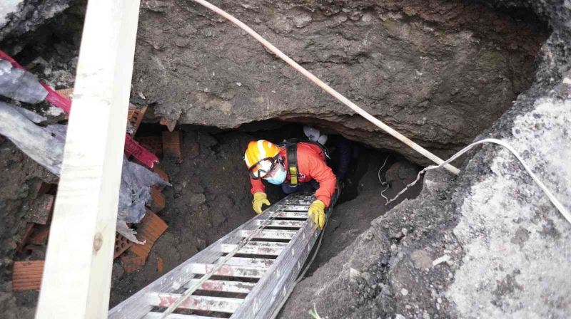 Meksika’daki bir çukurda 13 yeraltı mağarası keşfedildi
