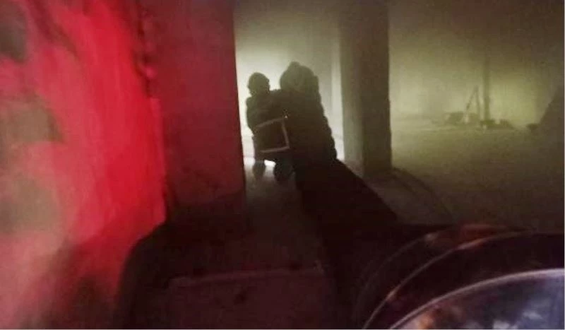 Metruk binada çıkan yangın panikletti
