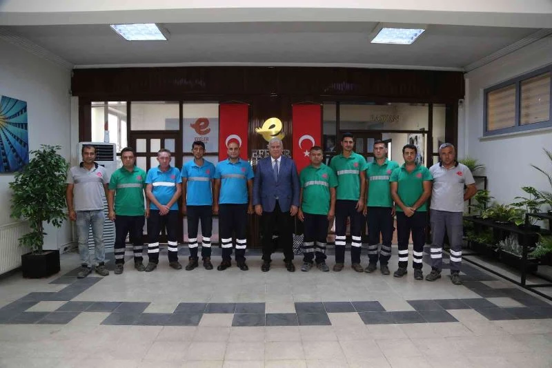 Başkan Atay, yangınla mücadele eden gönüllüleri ağırladı
