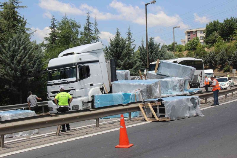 Donanma Komutanlığı’na götürülen 3 milyonluk elektrik panoları TEM’de yola saçıldı
