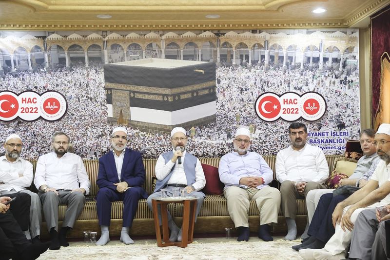 Diyanet İşleri Başkanı Erbaş: “Türkiye’nin hac organizasyonunda geldiği nokta bizi sevindiriyor”
