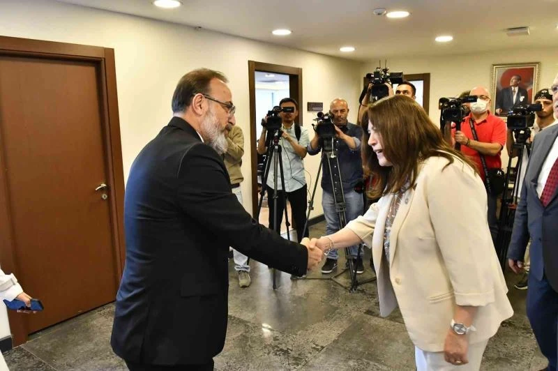 İYİ Parti’de siyasi partiler arası bayramlaşma töreni gerçekleştirildi
