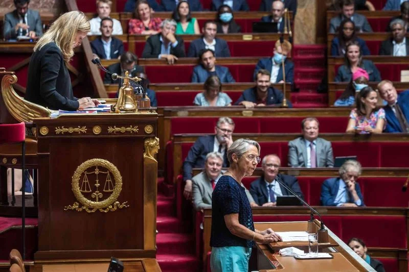 Fransa’da Borne hükümetine karşı sunulan gensoru önergesi reddedildi
