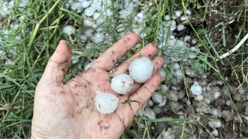 Göynük’ü sel ve dolu vurdu
