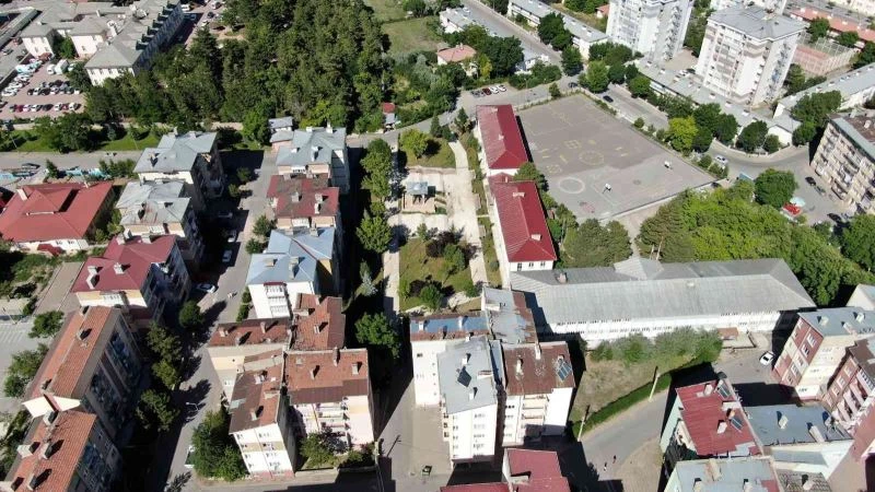 Adına devlet kuruldu, günümüzde kabri binalar arasında kayboluyor
