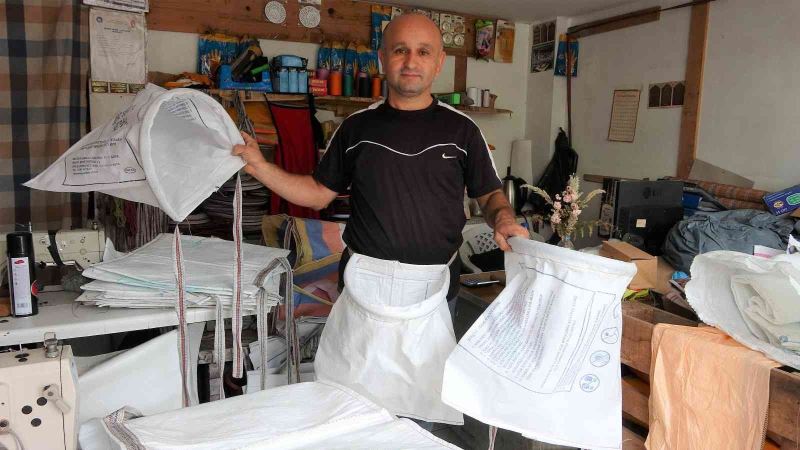 Atık şeker çuvallarını ‘fındık sepetine’ dönüştürüyor
