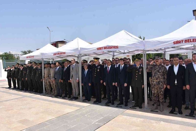 Siirt’te ‘15 Temmuz Demokrasi ve Milli Birlik Günü’ şehitlik ziyareti ile başladı
