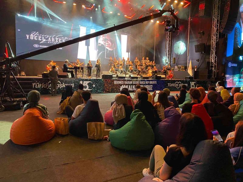 ’Gençler Asla Unutmaz: 15 Temmuz Konseri’ Kuruçeşme Arena’da yapıldı
