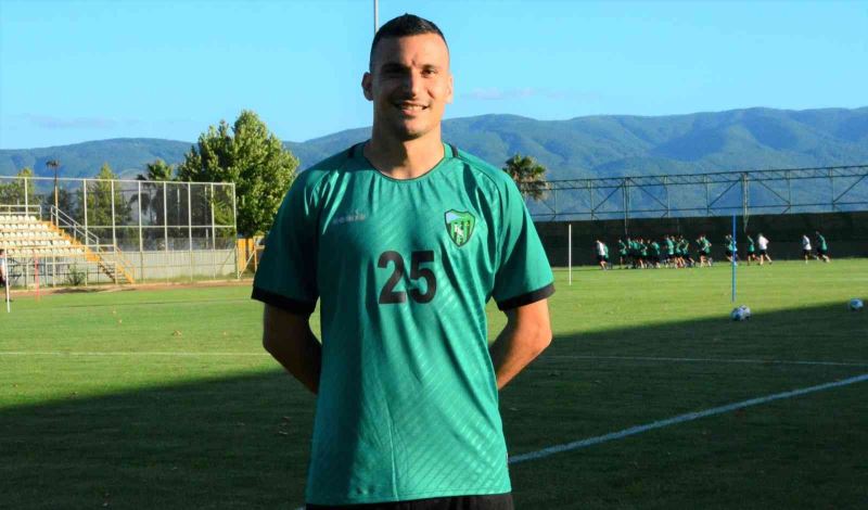 Kocaelispor’da 3 yeni transfer takımla ilk antrenmanına çıktı
