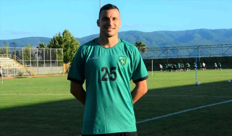 Kocaelispor’da 3 yeni transfer takımla ilk antrenmanına çıktı