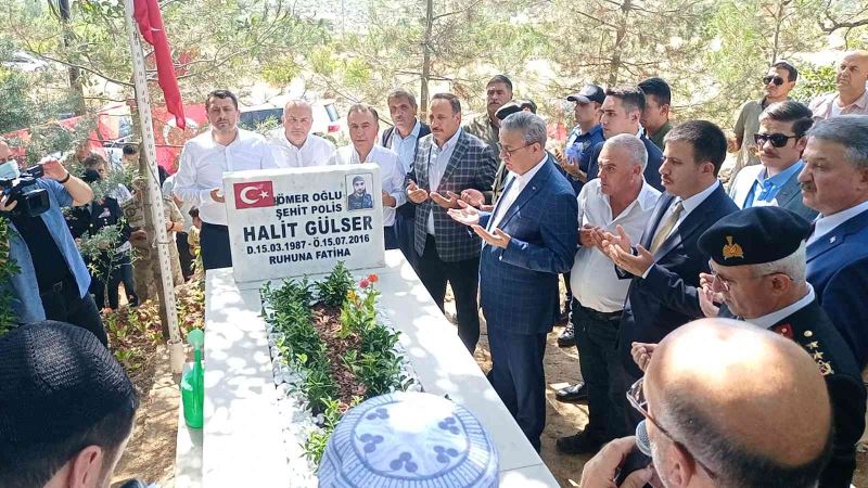 15 Temmuz şehidi polis memuru Halit Gülser kabri başında dualarla anıldı
