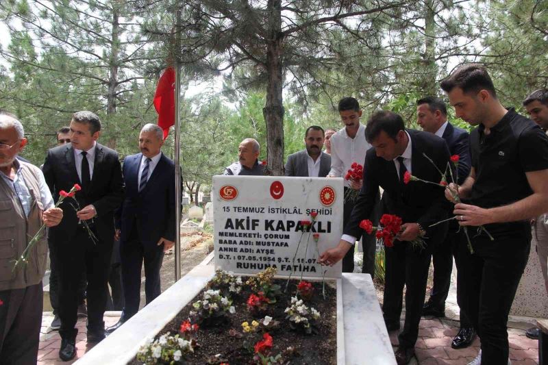 15 Temmuz şehidi Akif Kapaklı mezarı başında anıldı
