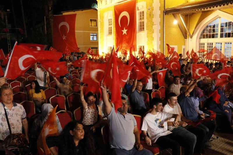 Adana’da 15 Temmuz Demokrasi nöbeti tutuldu
