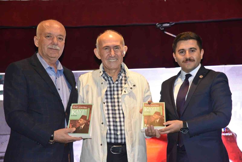 Tarihçi Ahmet Şimşirgil, Dursunbey’de FETÖ’yü anlattı
