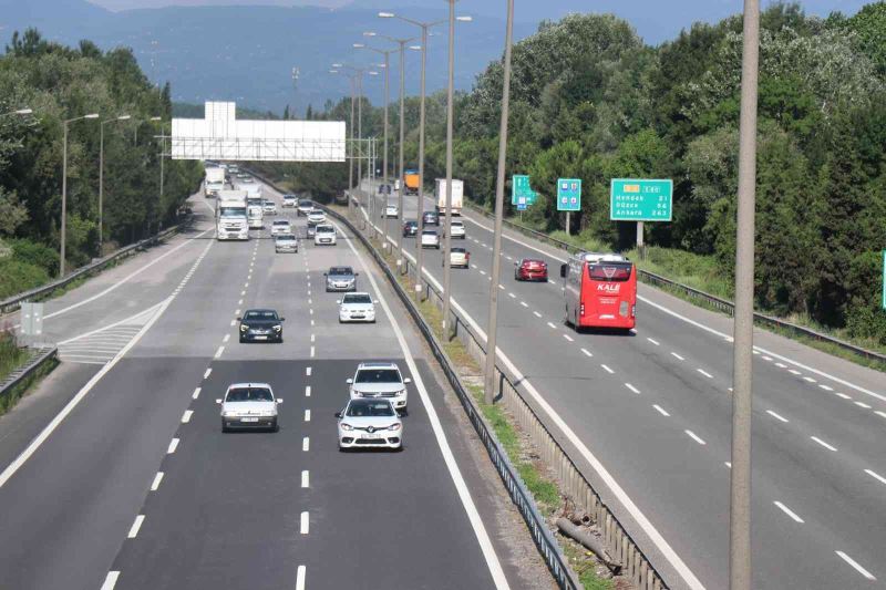 İstanbul’a tatilcilerin dönüşü başladı
