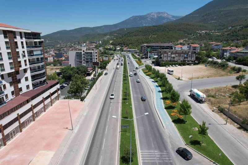Antalya - Denizli karayolunda trafik sakinliğini koruyor
