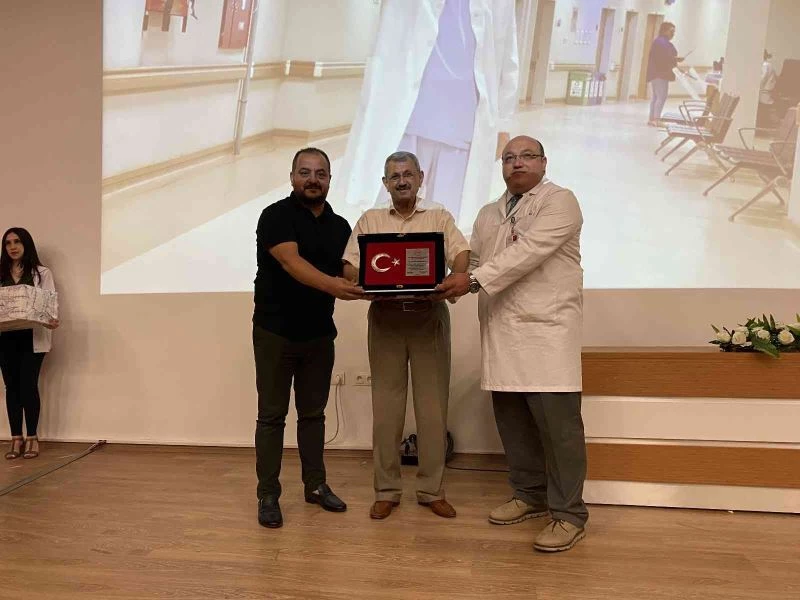 72 yaşında doktorluğa veda eden Latif Hoca: “Doktorlarımız gitmesin, memleketin onlara ihtiyacı var”
