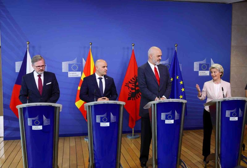 AB, Arnavutluk ve Kuzey Makedonya ile üyelik müzakerelerine başladı

