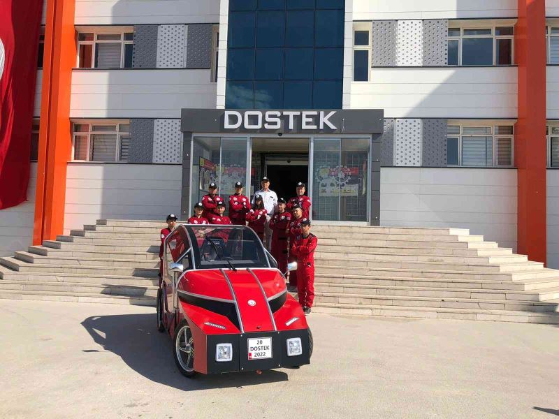 DOSTEK’in elektrikli aracı yarışma için Kocaeli’ye yolcu edildi
