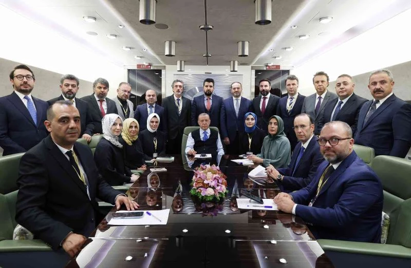Cumhurbaşkanı Erdoğan, İran dönüşü gazetecilerin sorularını yanıtladı
