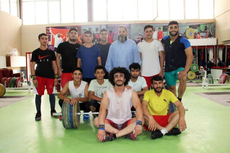 Vanlı halterciler Türkiye şampiyonasına hazır
