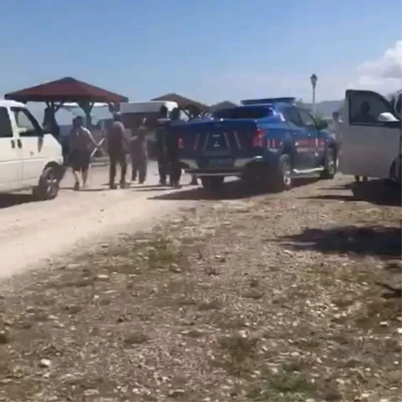 Zabıtalar ile temizlik yapan belediye işçisini dövdüler
