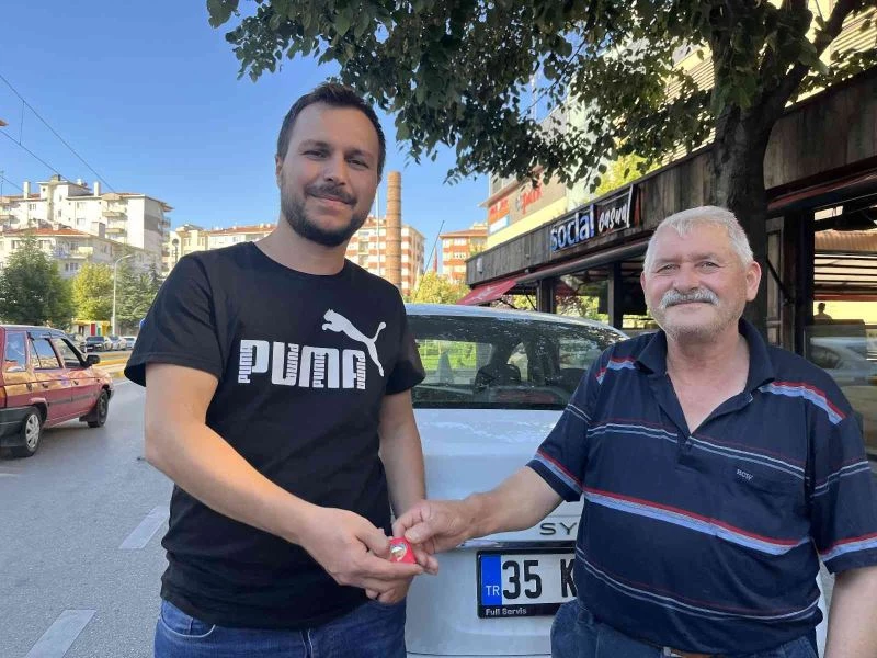  Kaybedilmiş altınları sahibine ulaştırmak için bir ay boyunca uğraş verdi
