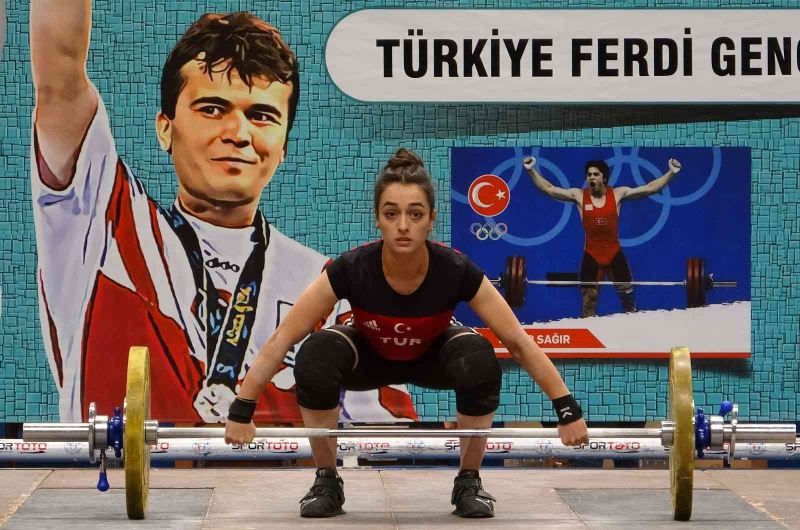 Türkiye Ferdi Gençler ve U23 Halter Şampiyonası, Van’da başladı
