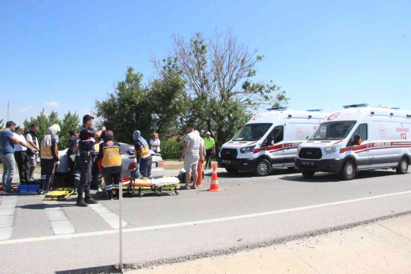 Karaman-Konya karayolunda can pazarı: 1’i bebek 3 ağır yaralı
