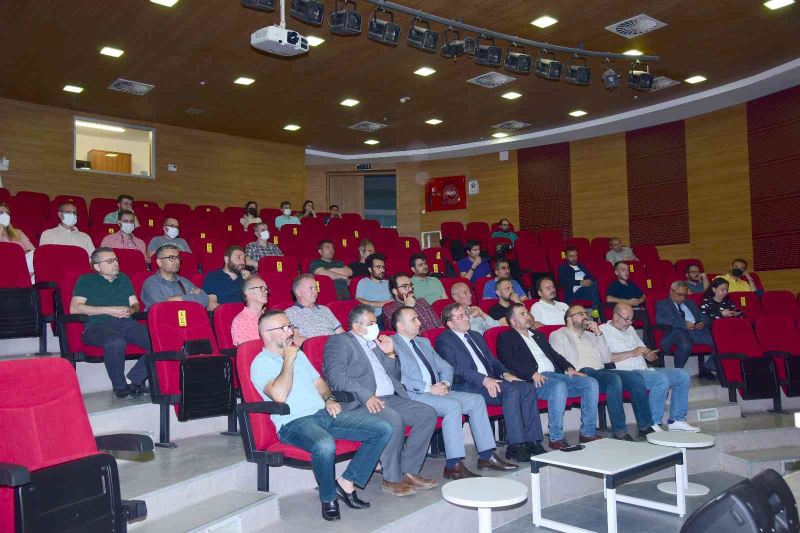 Kastamonu Üniversitesi’nde darbeler panelde ele alındı
