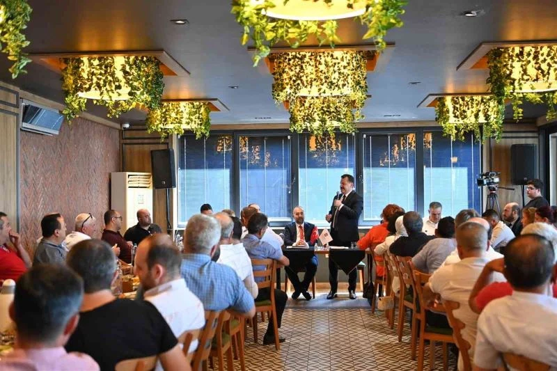 Balıkesir Büyükşehir Belediye Başkanı Yücel Yılmaz, Bandırmalı muhtarlarla buluştu
