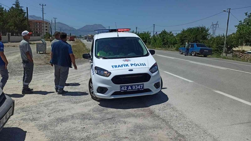 Saman balyası yüklü kamyondan tele takılıp düştü
