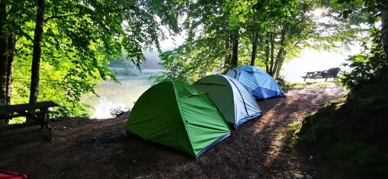 Dipsizgöl Göleti kamp severlerin uğrak noktası oluyor
