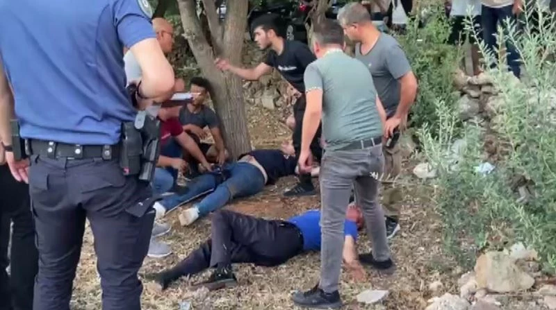 Baba ile üvey oğlu arasındaki tartışmada kan aktı: 2 yaralı
