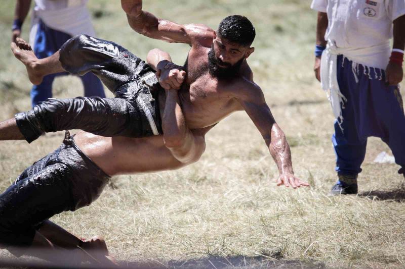 Feslikan Yağlı Güreşleri başladı
