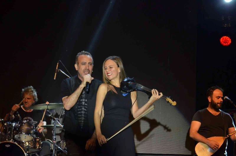 Elbistan’da festival coşkusuna on binler eşlik etti