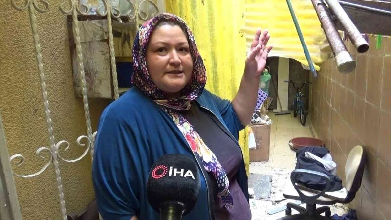 Sultangazi’de polisten kaçarken 10 metreden evin bahçesine düştüler
