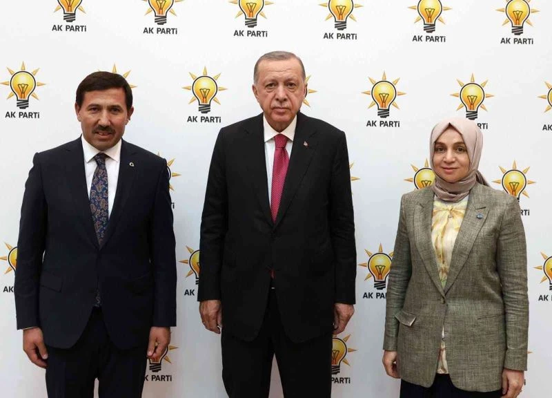 Başkan Kılca, Cumhurbaşkanı Erdoğan’a Karatay’ın yatırımlarını ve projelerini anlattı

