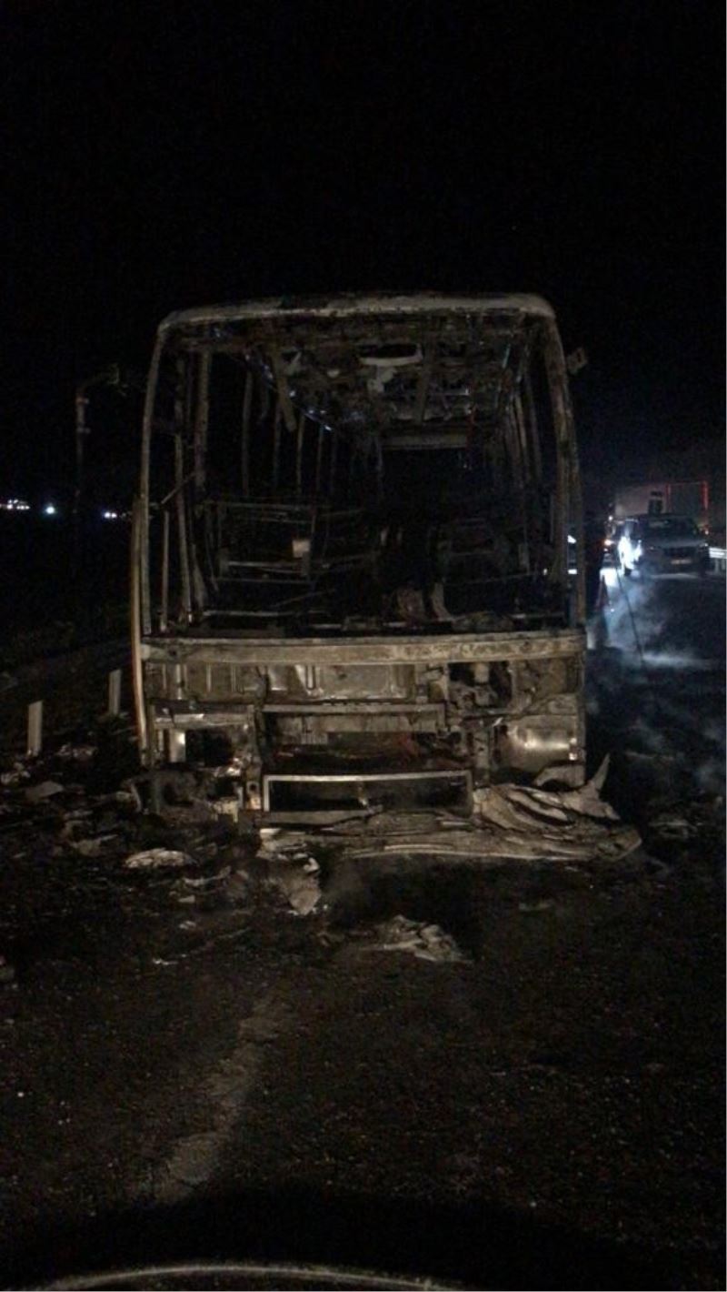 Yanan otobüsteki 38 yolcu ölümden döndü
