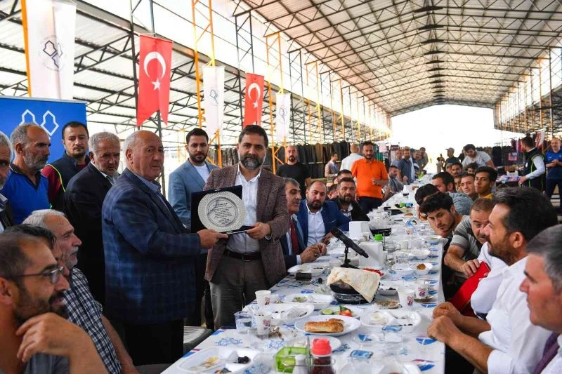 Şükrüpaşa Semt Pazarı yenilenen yüzüyle pazarcıların ve halkın hizmetine sunuldu
