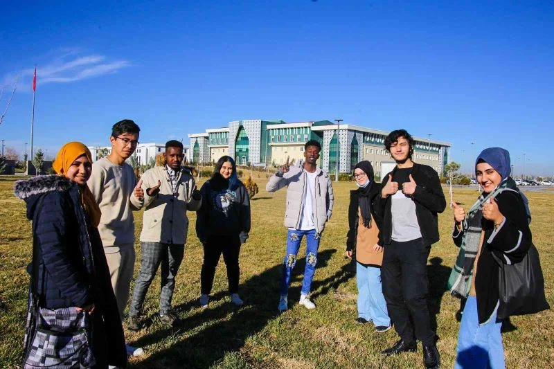 ASÜ bu yıl bin 433 uluslararası öğrenci kabul edecek
