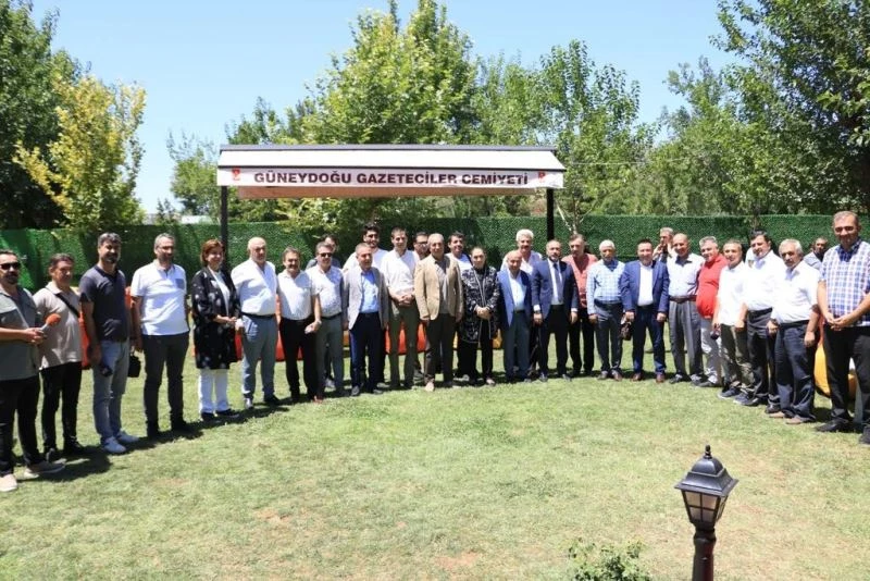 AK Parti Milletvekili Eker: “Gazetecilerin konut sahibi olması için süreci hızlandıracağız”
