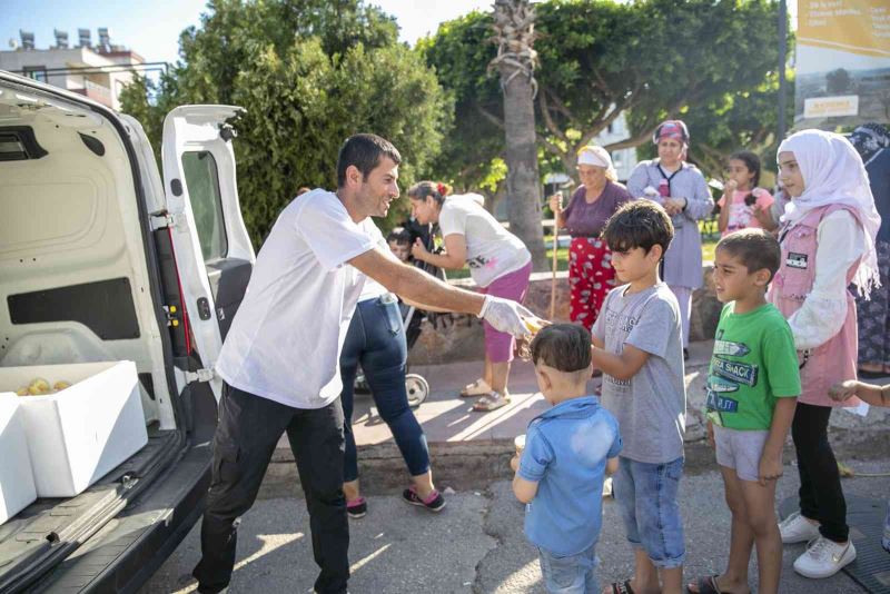 Mersin’de çocukların dondurması belediyeden
