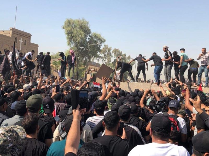 Bağdat’ta Sadr destekçileri Yeşil Bölge’yi basmaya çalışıyor
