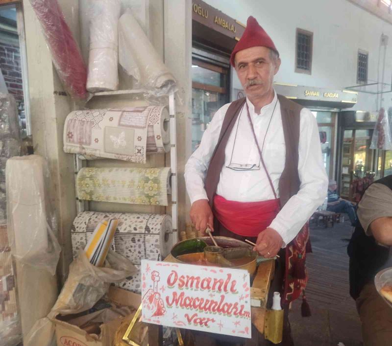 Osmanlı kültürünü yaşatmak için ’Osmanlı macunu’ satıyor
