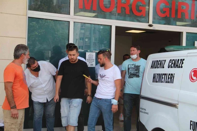Alev alan otomobilde hayatını kaybeden gencin cenazesi morgtan alındı
