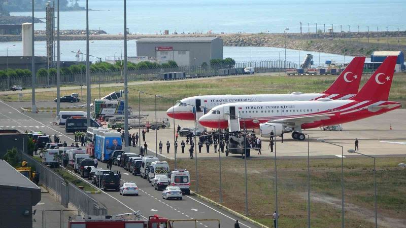 Cumhurbaşkanı Erdoğan’ı taşıyan uçak Ordu’ya iniş yaptı
