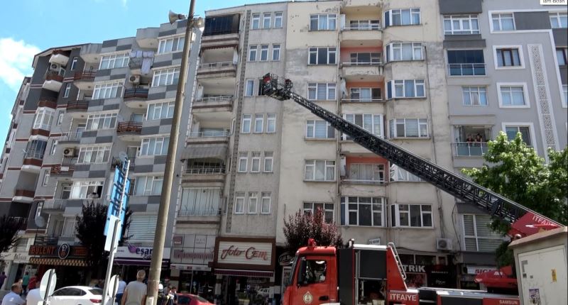 Ocakta unutulan yemek itfaiyeyi alarma geçirdi
