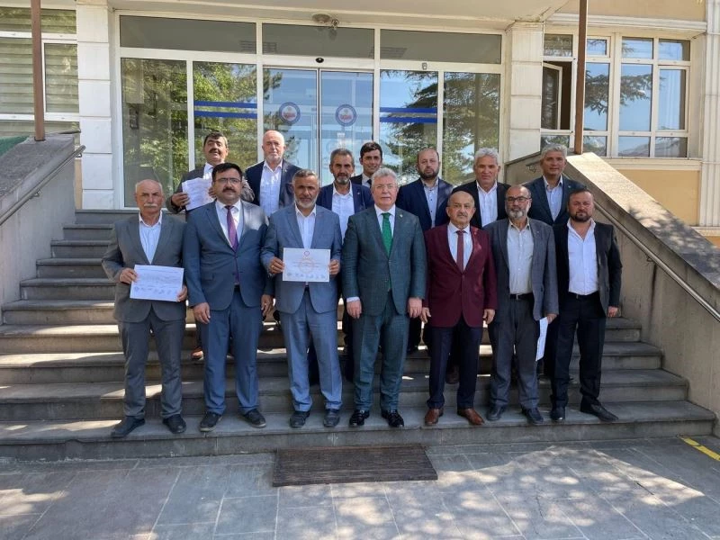 Dodurga’da belediye başkanlığını kazanan Kaşıkcı mazbatasını aldı
