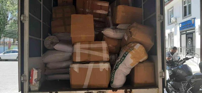 Kargo ile gelen kaçak ürünler alıcılarına ulaşamadan jandarmaya takıldı
